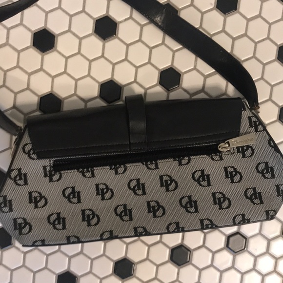 Smaller Designer purse - Picture 5 of 6